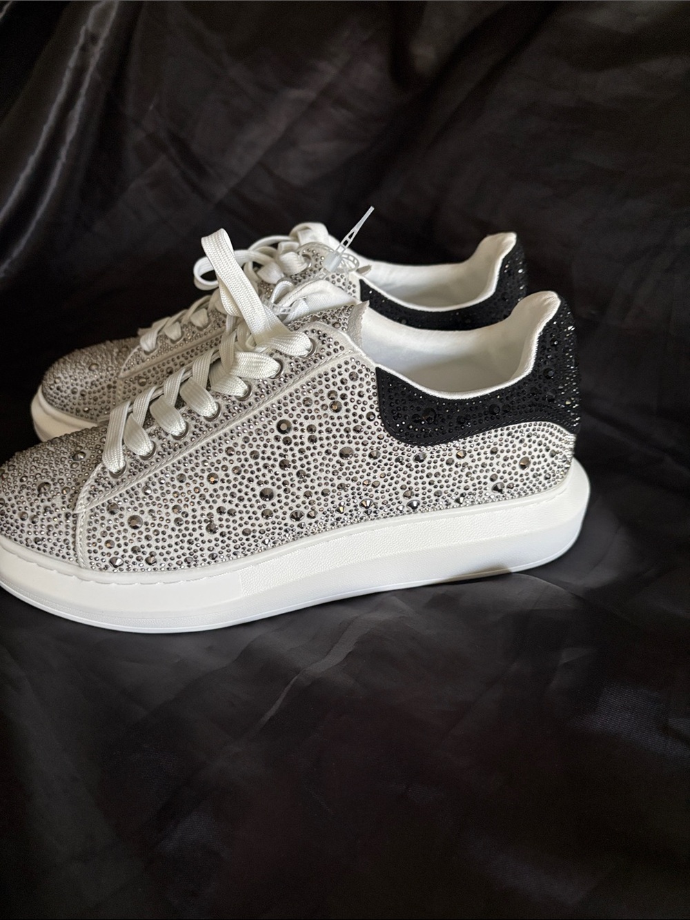 Steve Madden White & Black Crystal Embellished Men’s Lace-Up Sneakers Size 8.5 - Picture 2 of 9